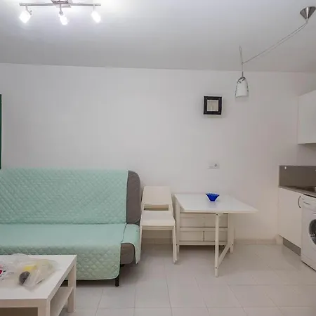 Апартаменты Guestready - Cosy Retreat With Balcony Near Beach