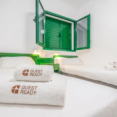 Апартаменты Guestready - Cosy Retreat With Balcony Near Beach